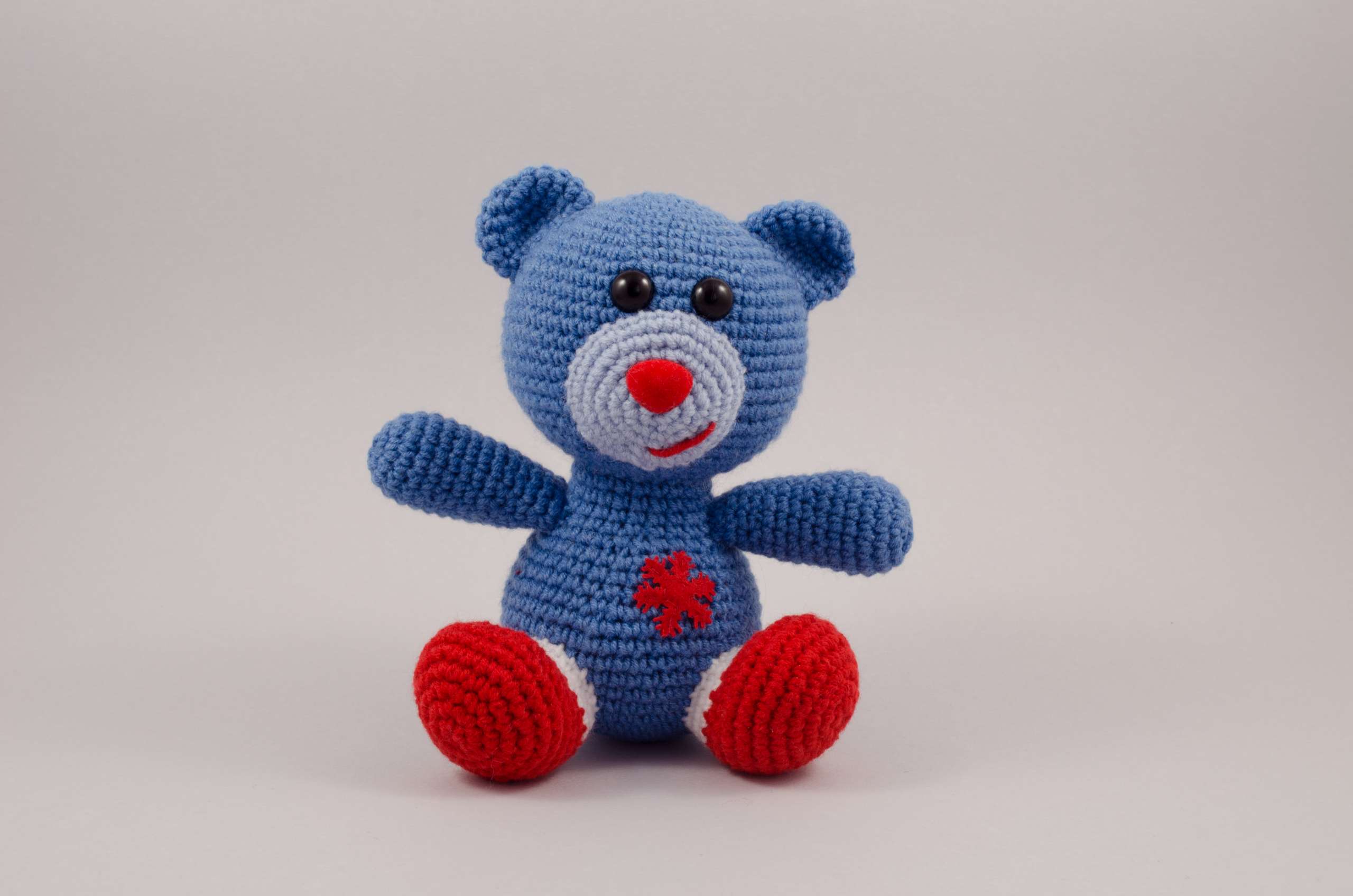 crochet Christmas bear front view