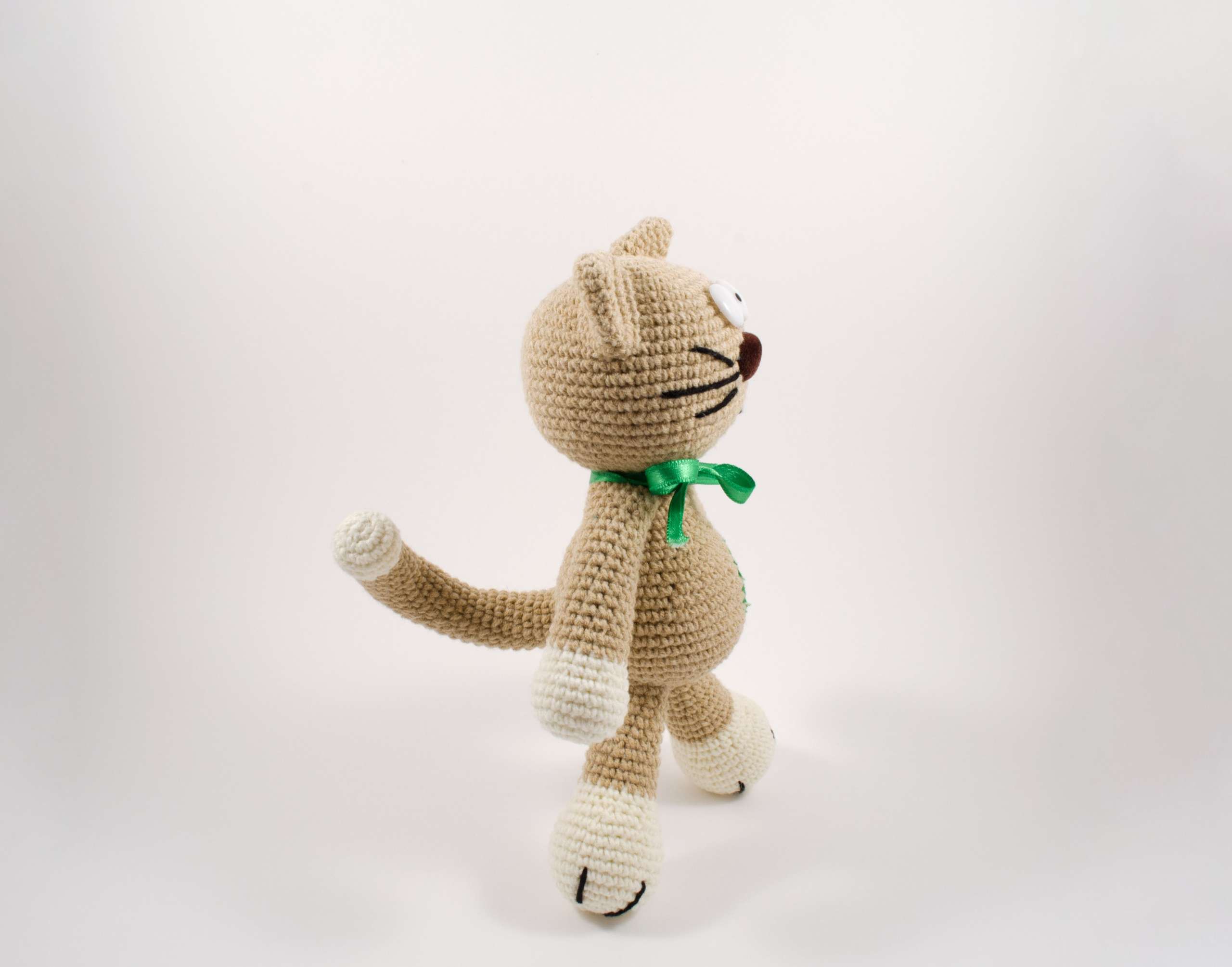 crochet cat side view