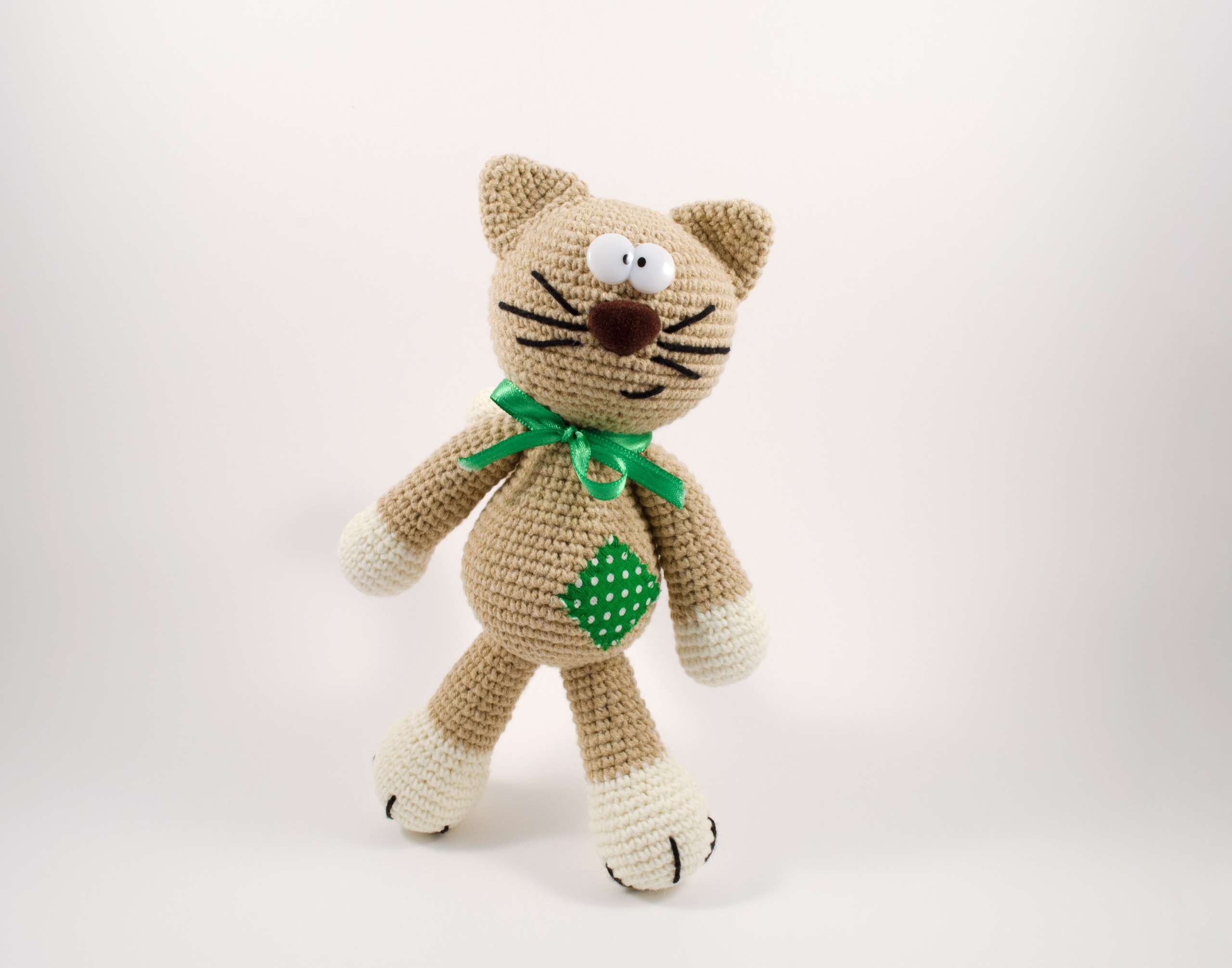 crochet patch the cat front view