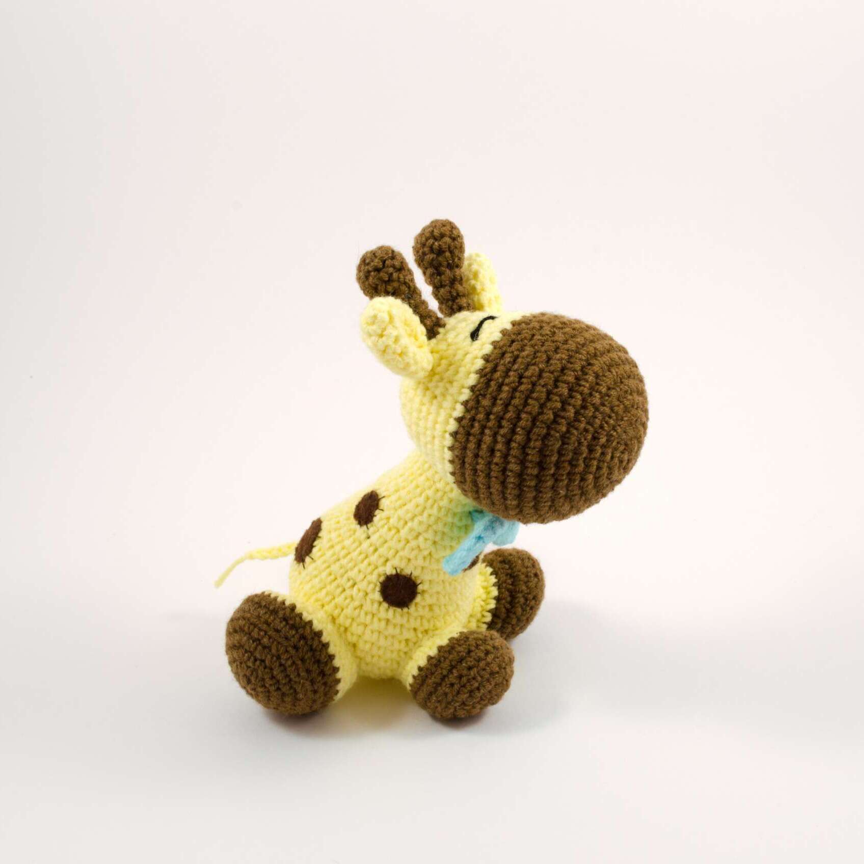 amigurumi giraffe side view