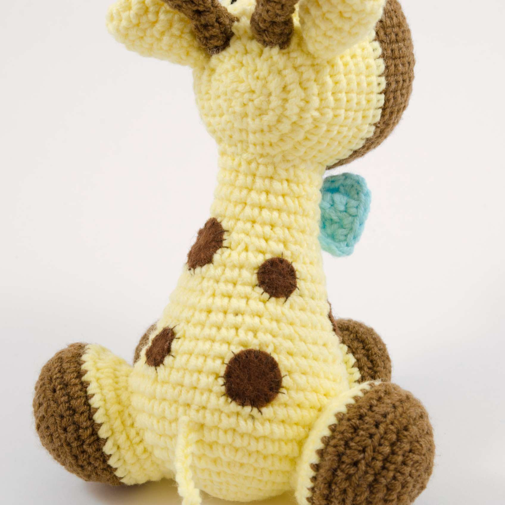 crochet giraffe back view