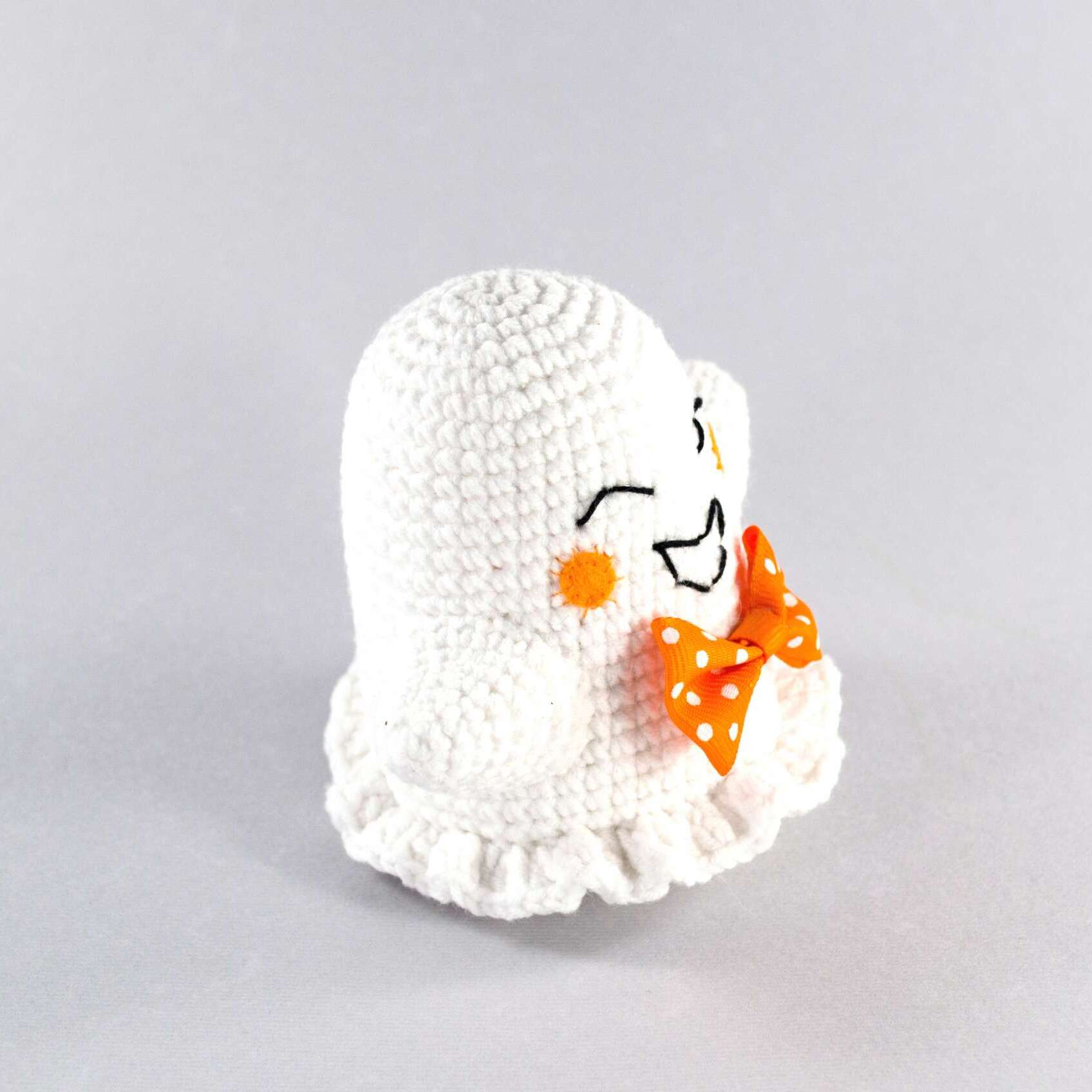 amigurumi halloween ghost side view
