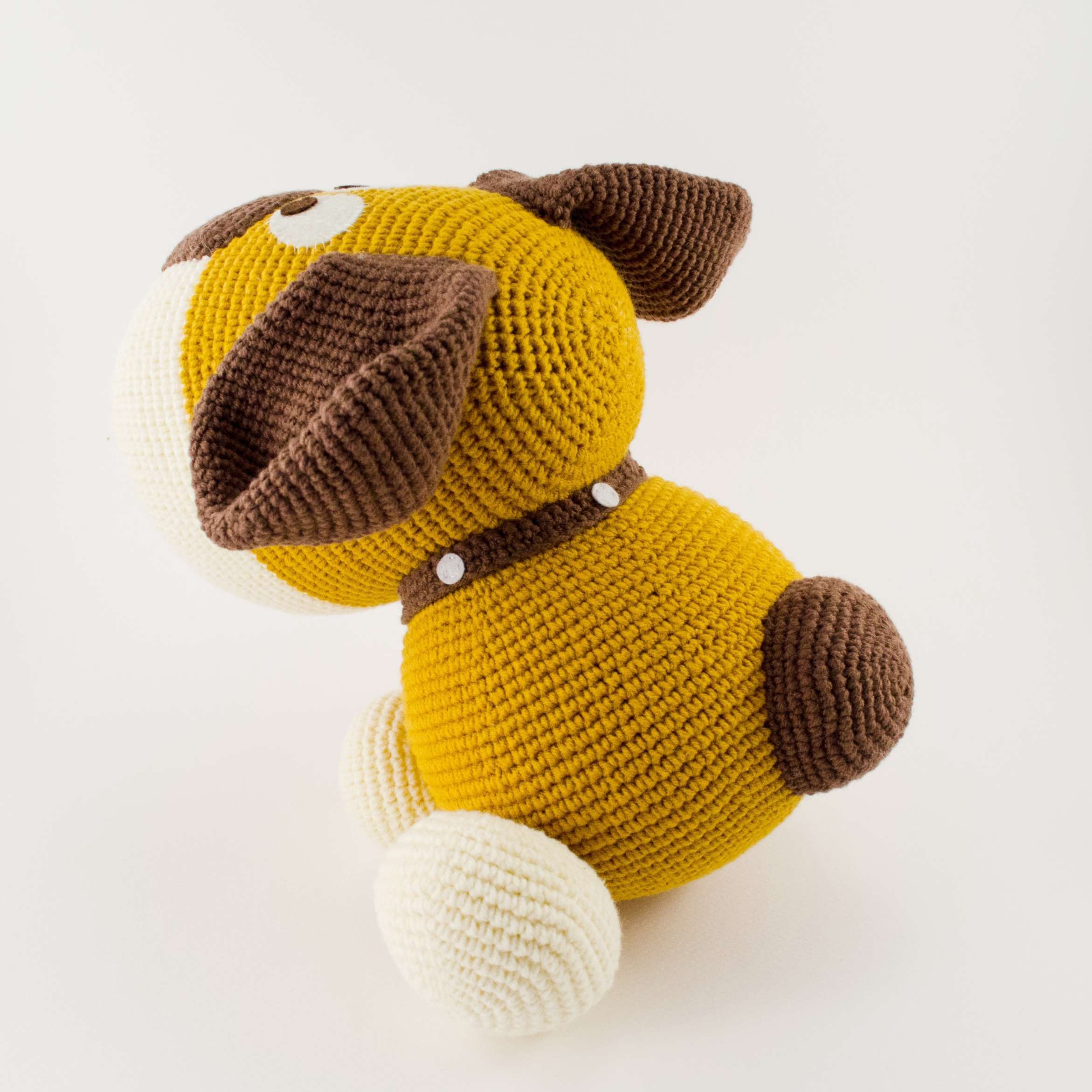 crochet dog side view