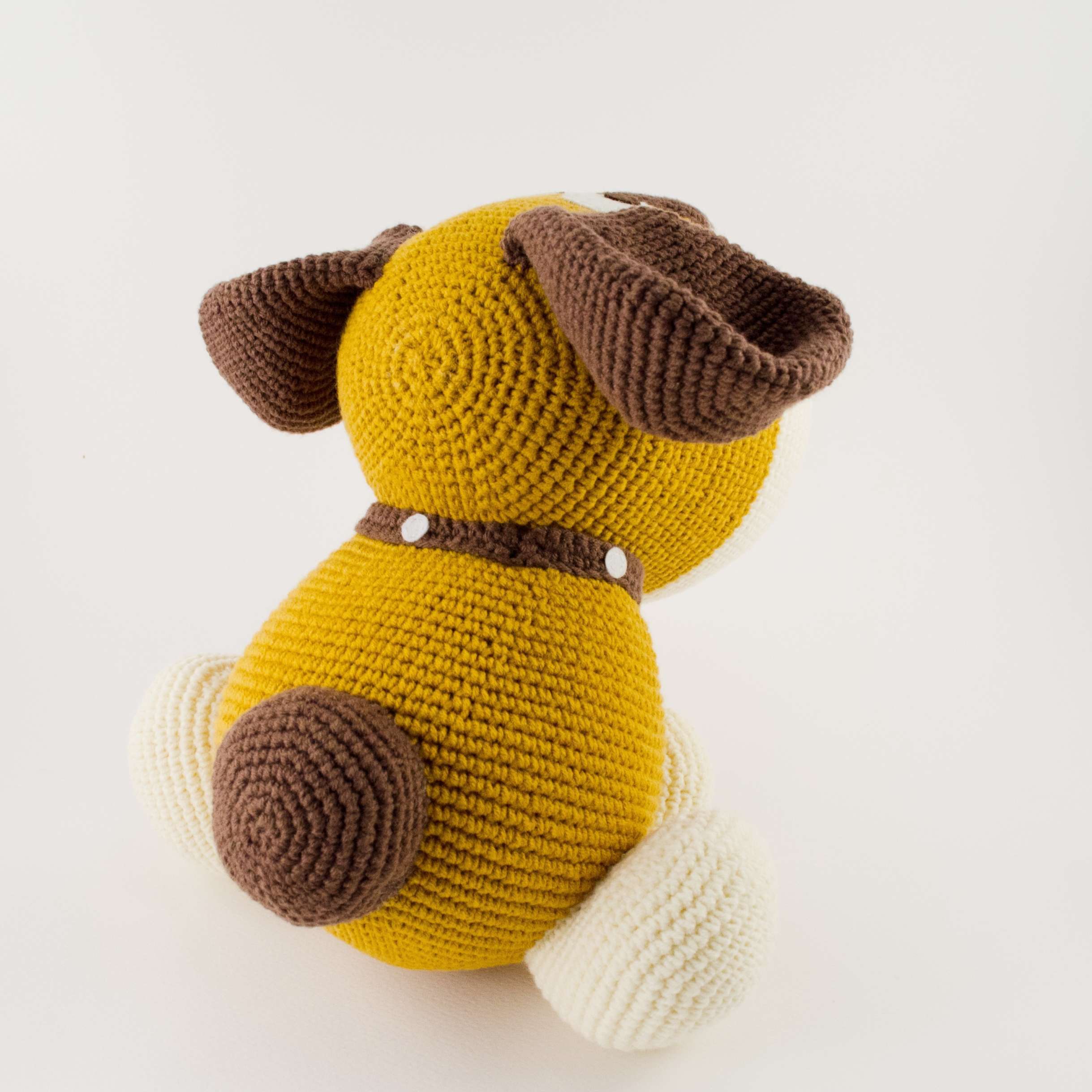 amigurumi dog back view