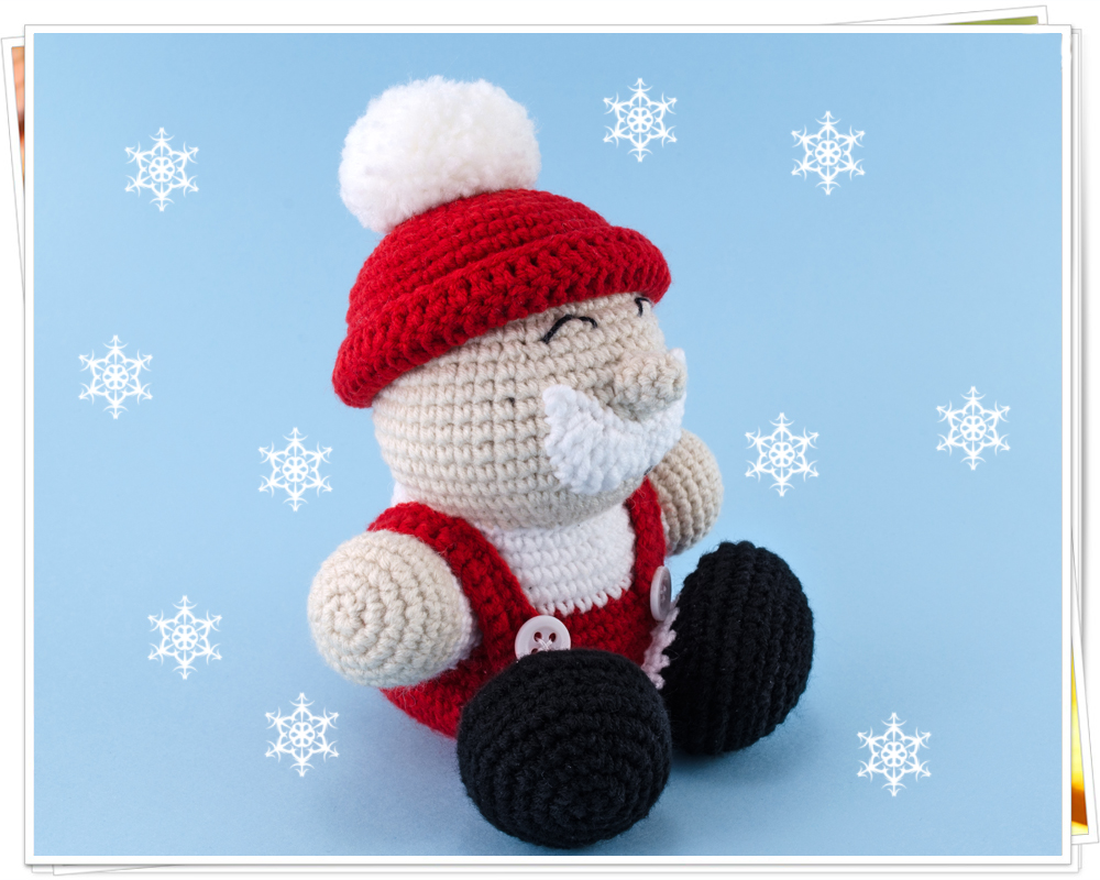 amigurumi santa claus side view
