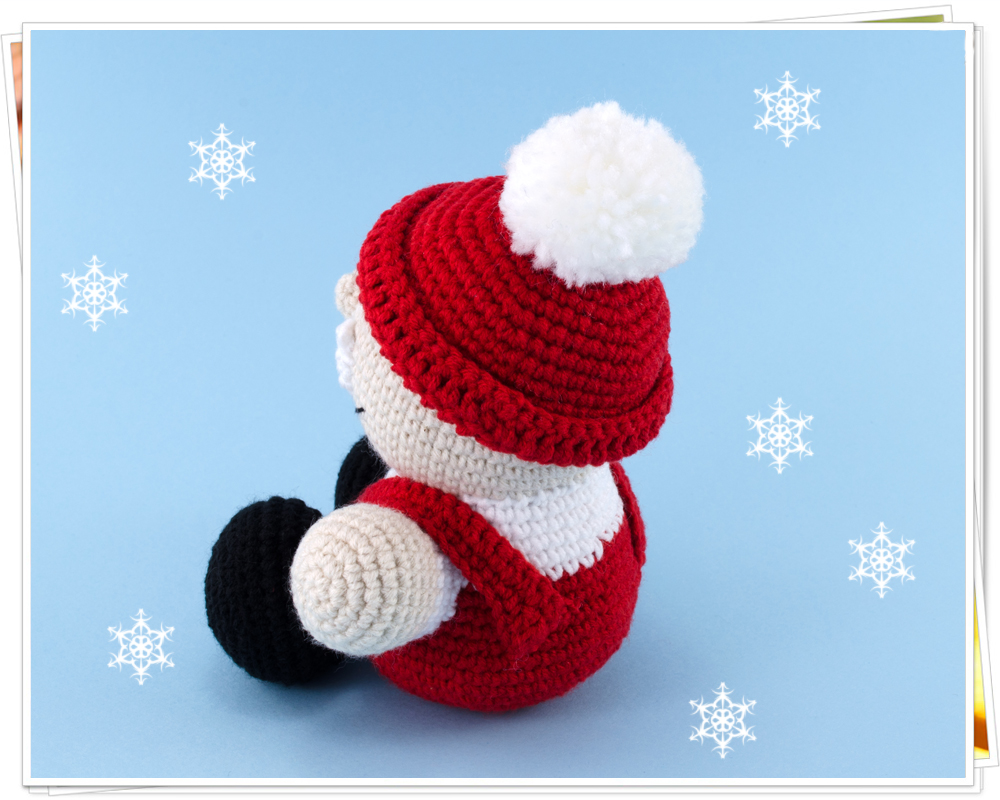 amigurumi santa claus back view