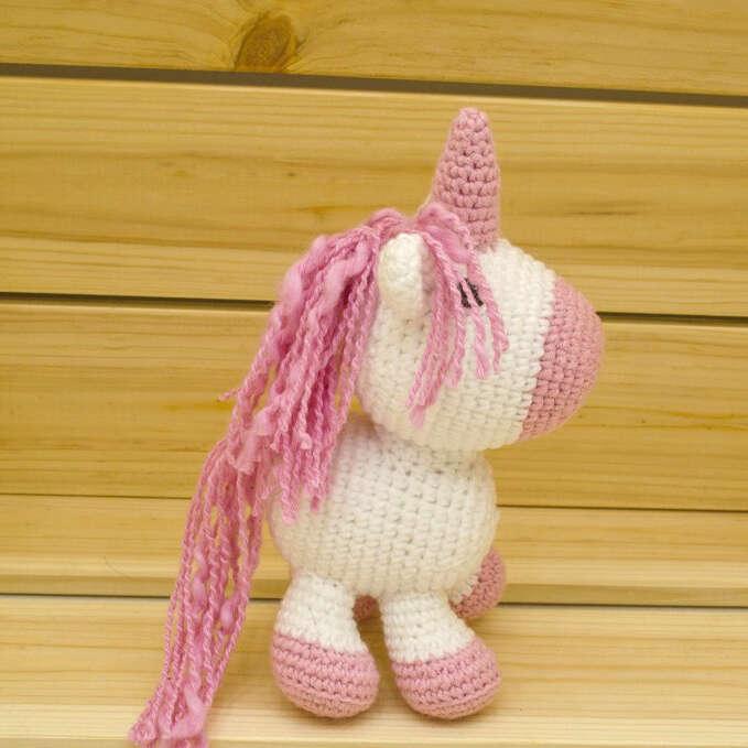 amigurumi pink unicorn side view