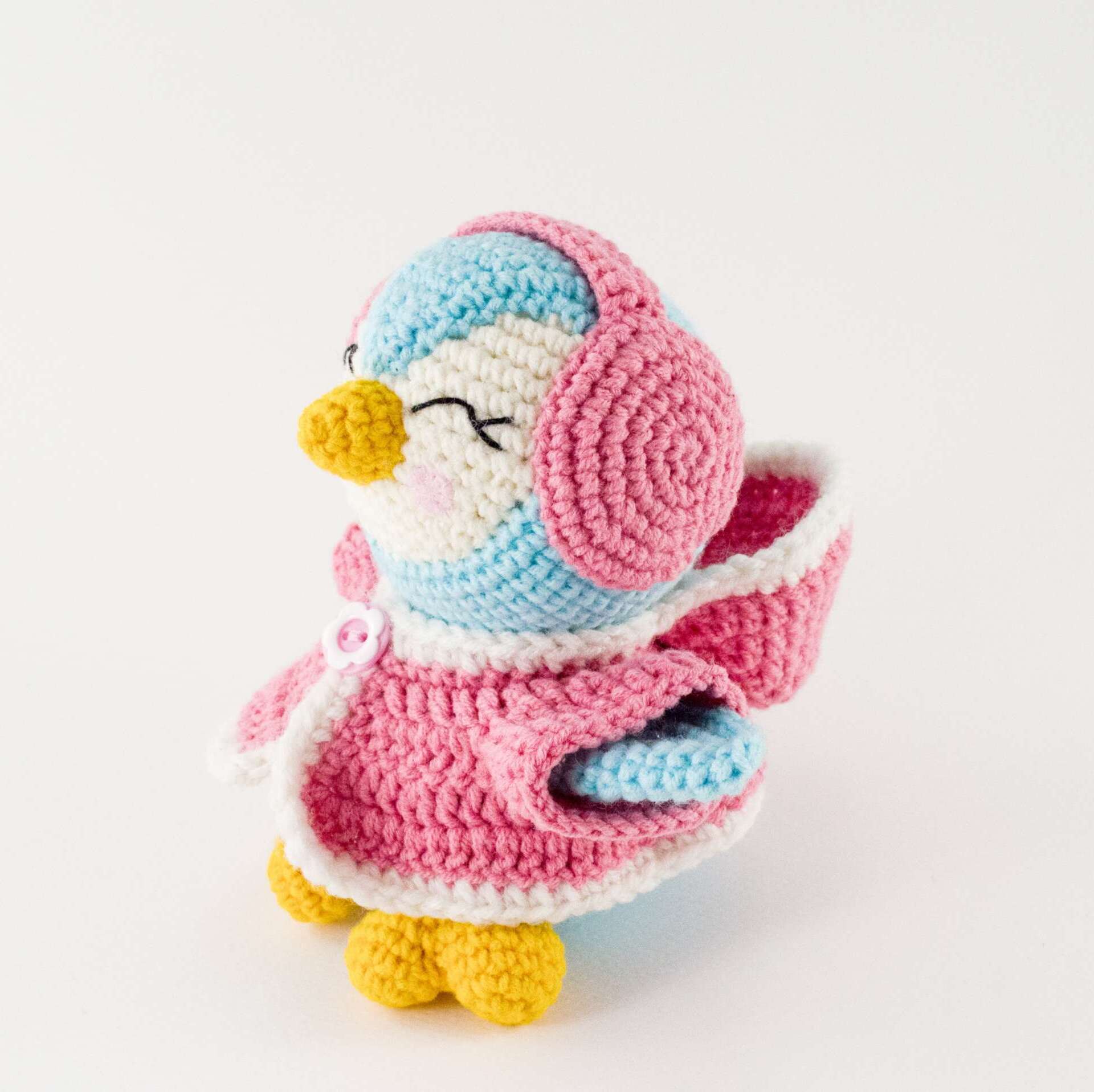 amigurumi blue penguin