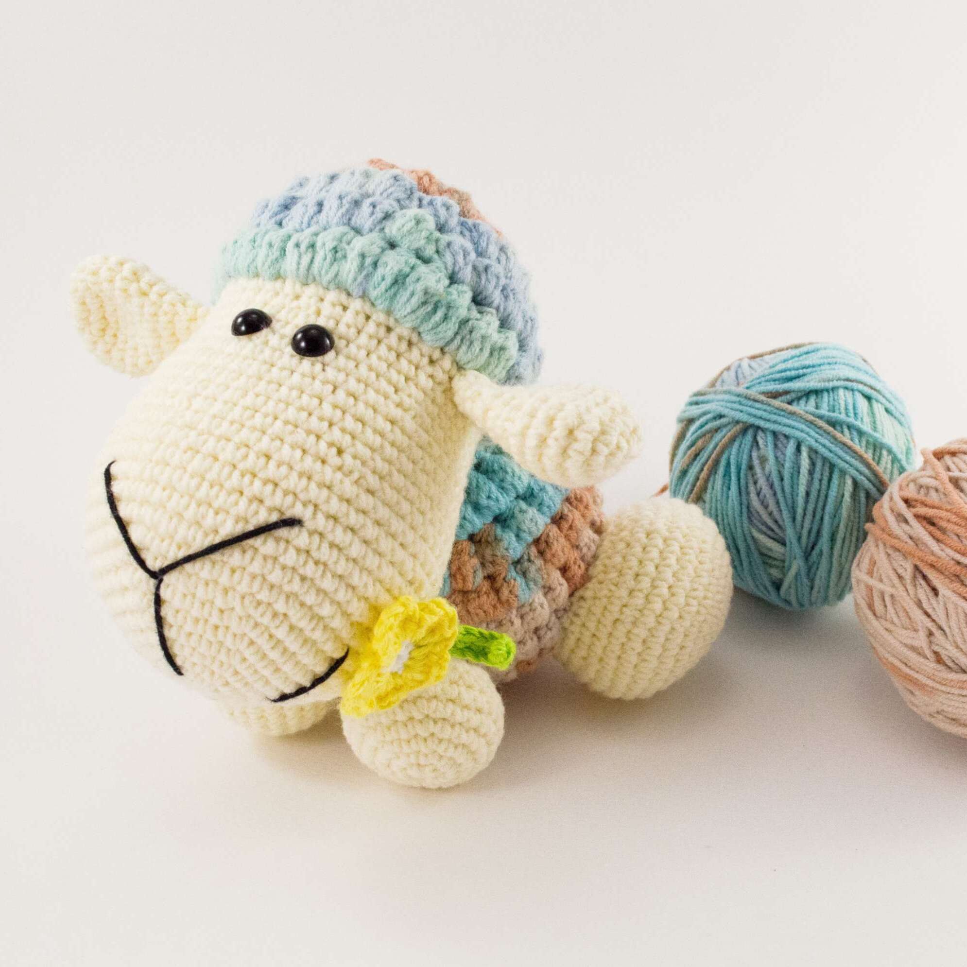 amigurumi woolu the sheep front view