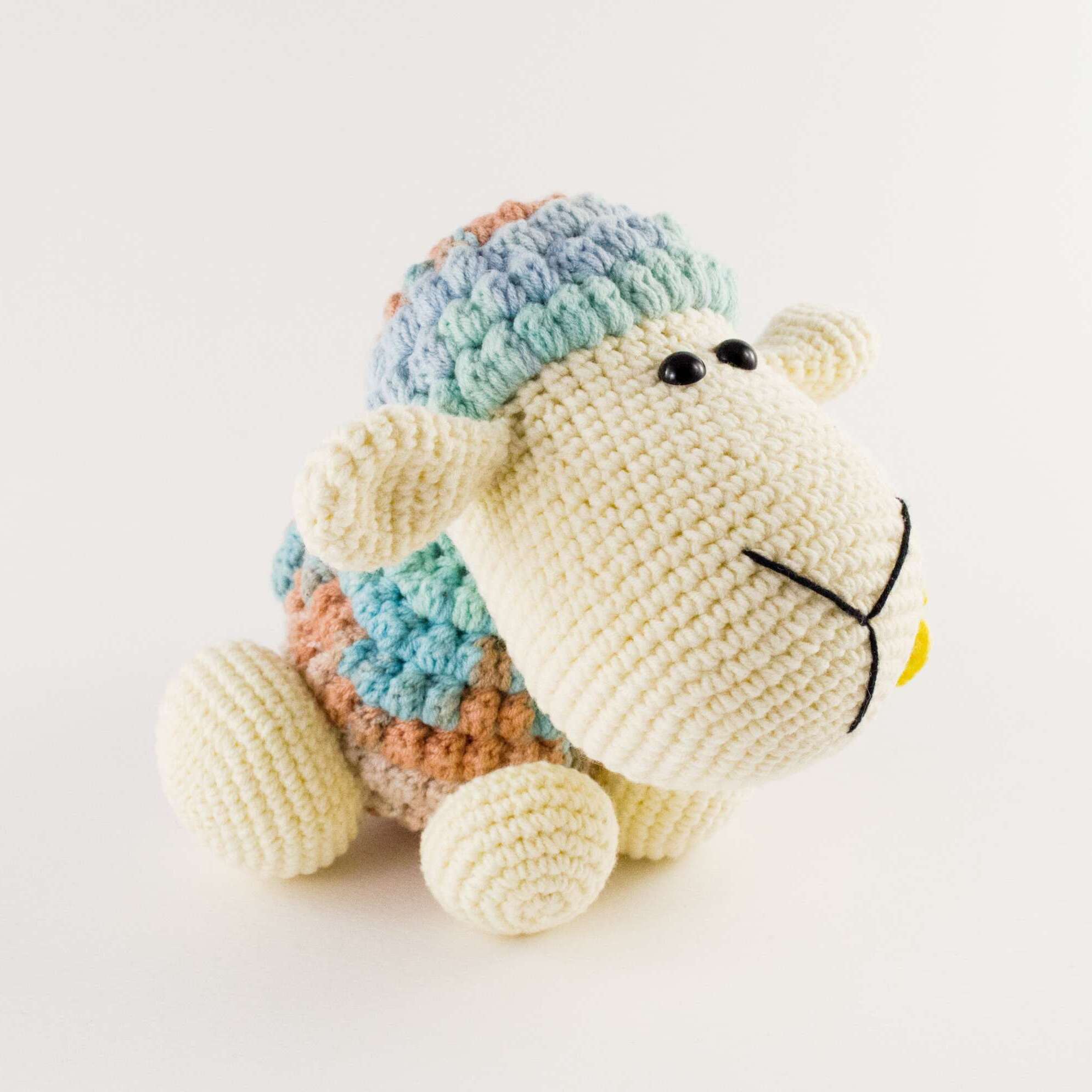 amigurumi wooly the sheep side view