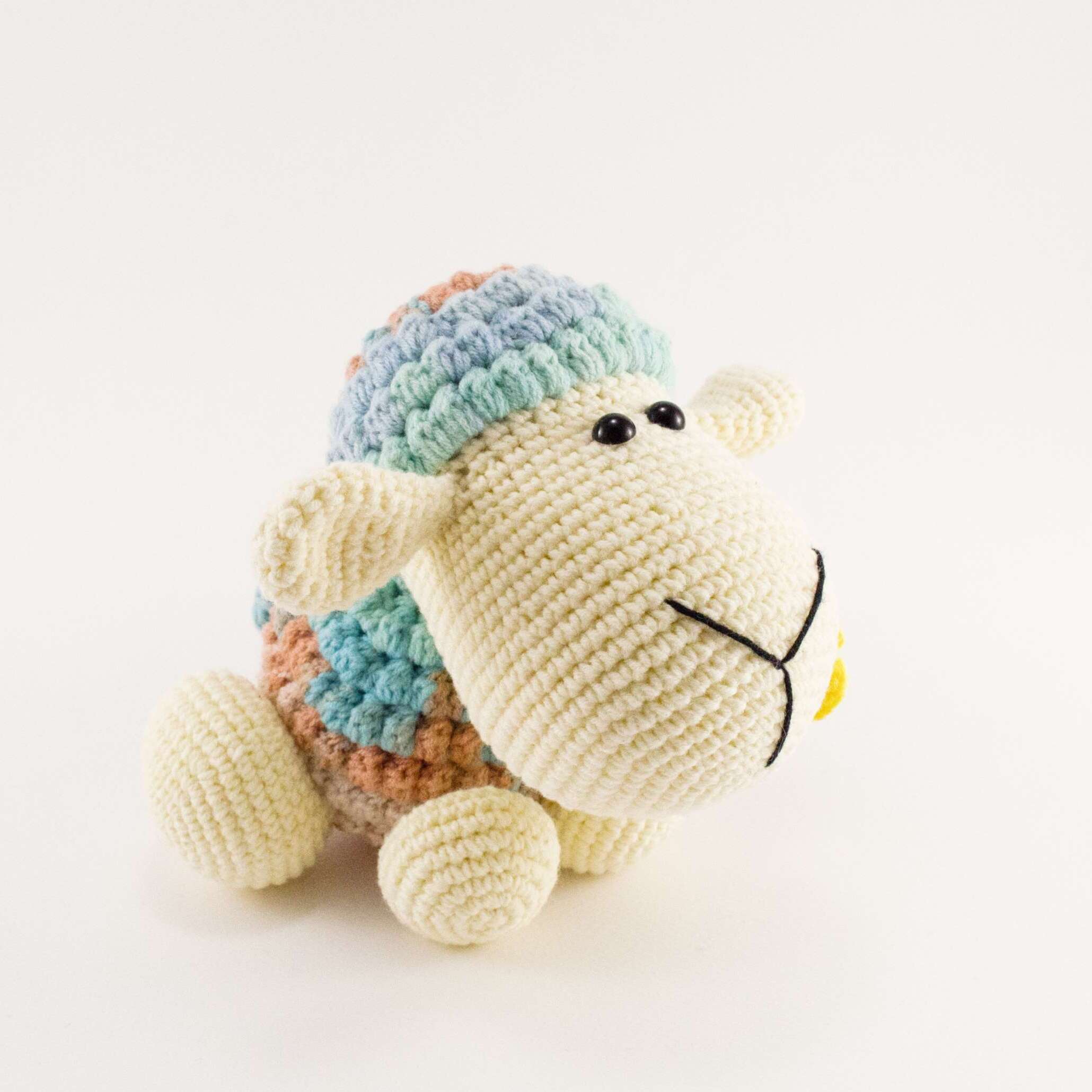 amigurumi wooly the sheep side view