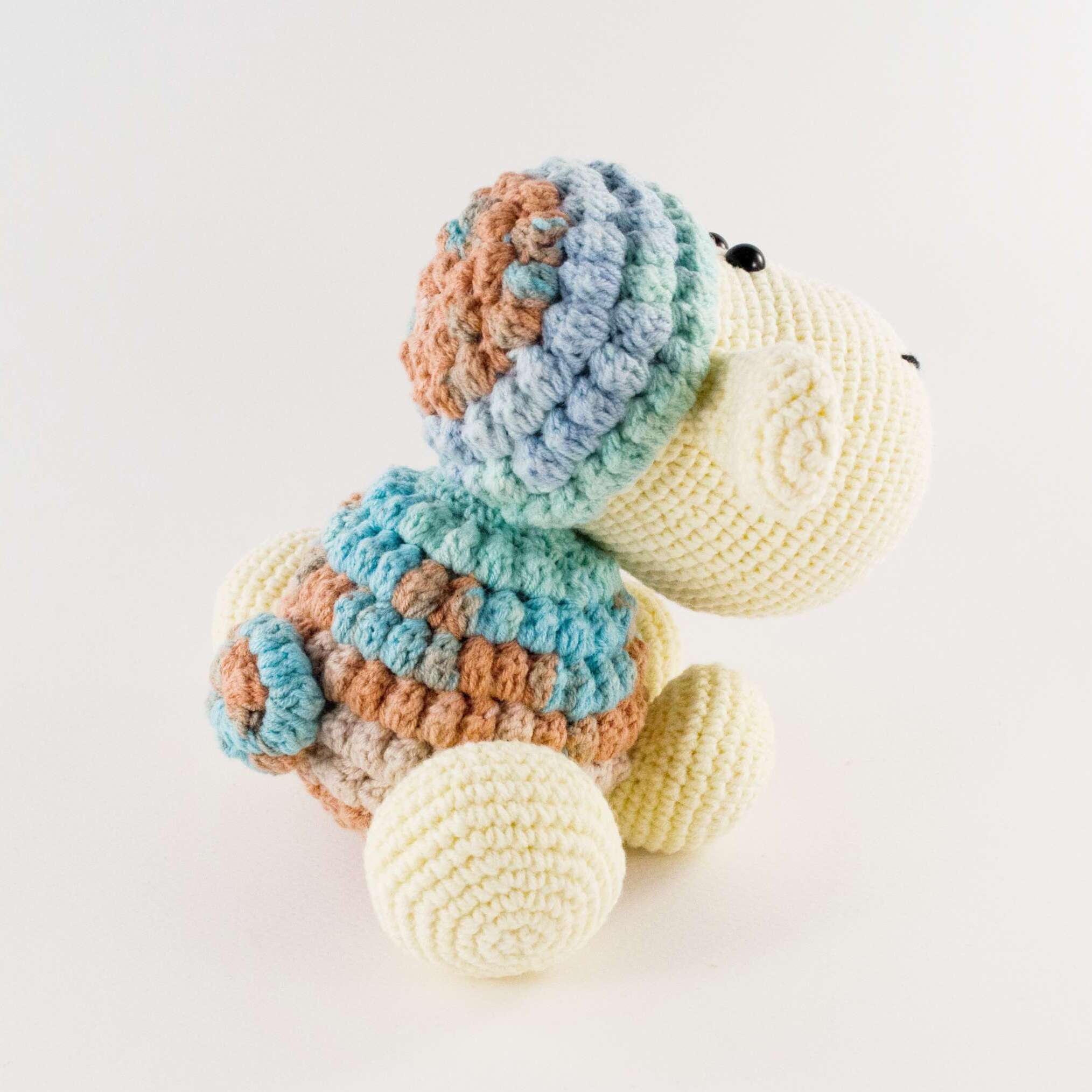 amigurumi wooly the sheep side view