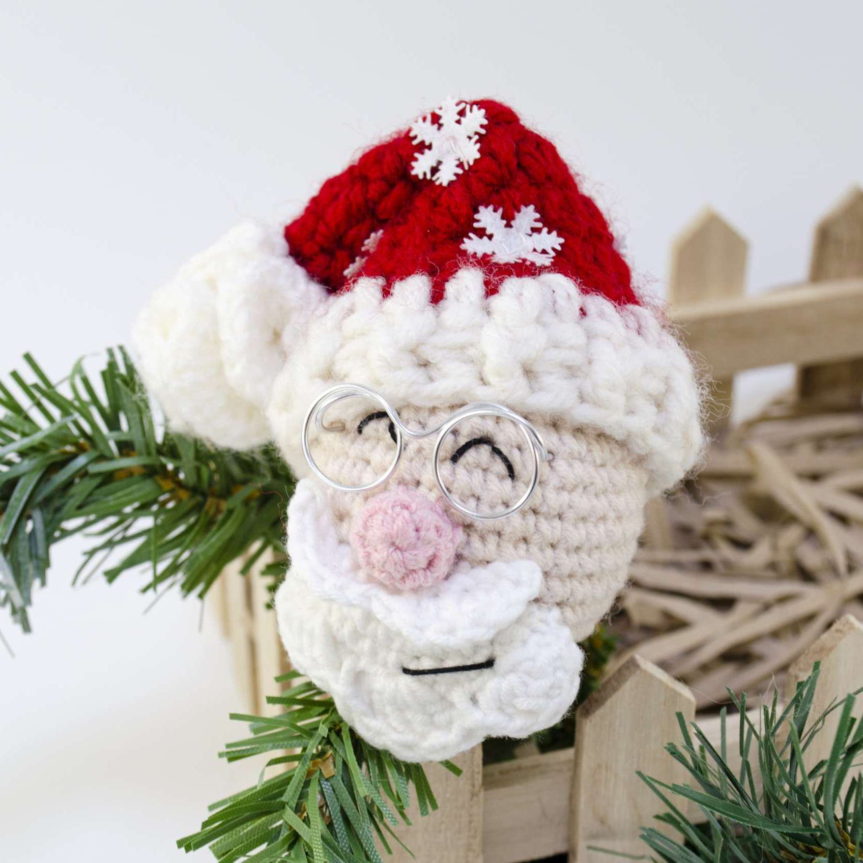 Crochet Santa Claus Ornament Pattern