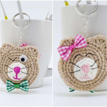crochet cat keychain