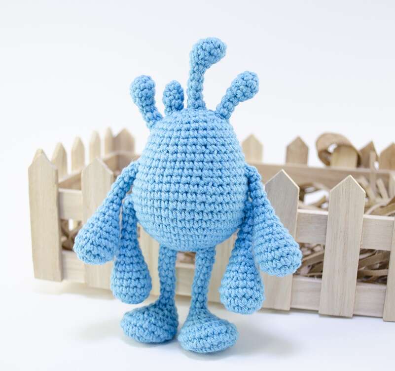 crochet blue alien
